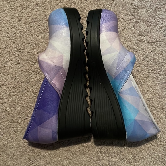 NWOT Cella clogs - Picture 2 of 6